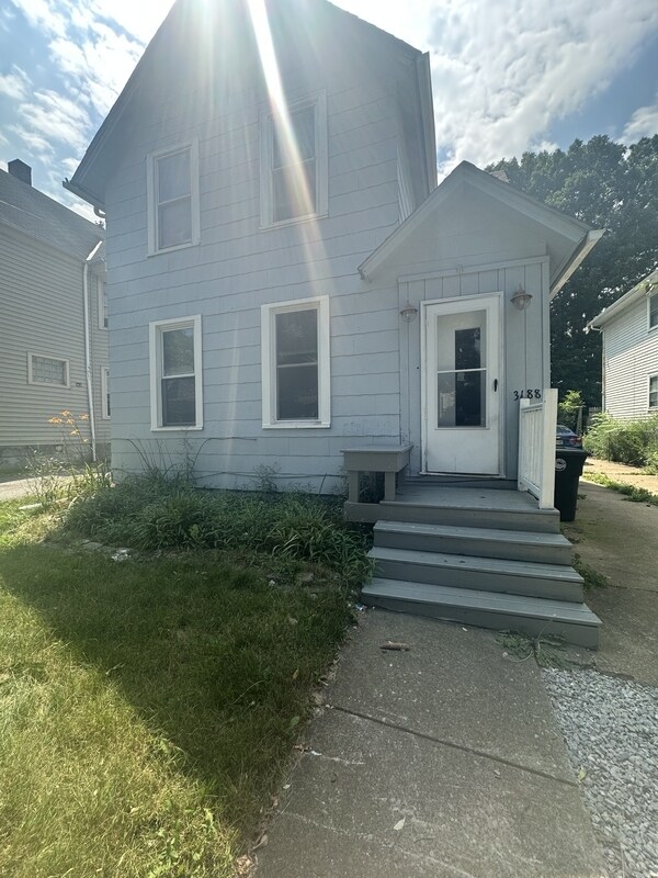 Foto principal - 3188 W 92nd St