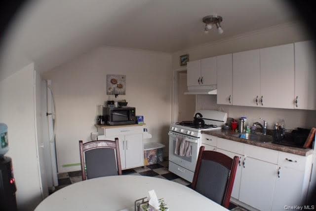 Building Photo - 135 E Olive St