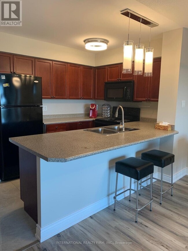 Building Photo - 872 Sheppard Ave W