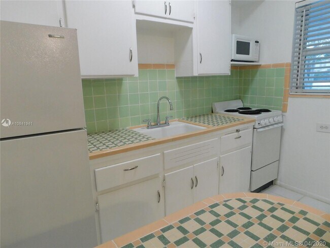 Foto del edificio - 2617 NE 13th Ct