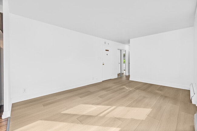 Photo du bâtiment - 3635 Ridgewood Av