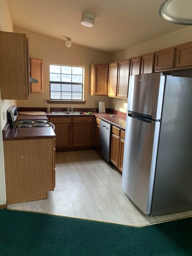 Building Photo - Duplex Available in Forsyth!