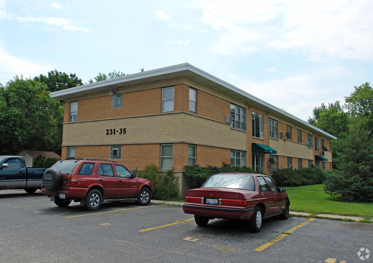 Primary Photo - 231-235 W Terra Cotta Ave