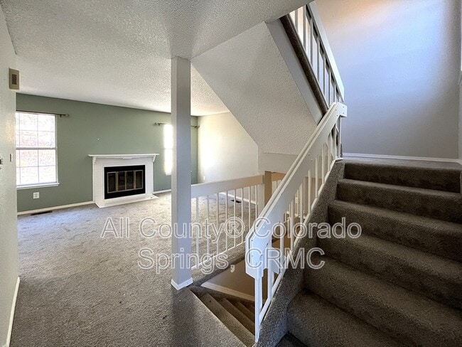 Building Photo - 2058 Palm Dr