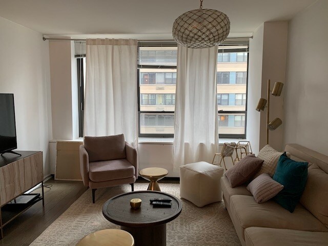 Foto del edificio - 222 E Pearson St