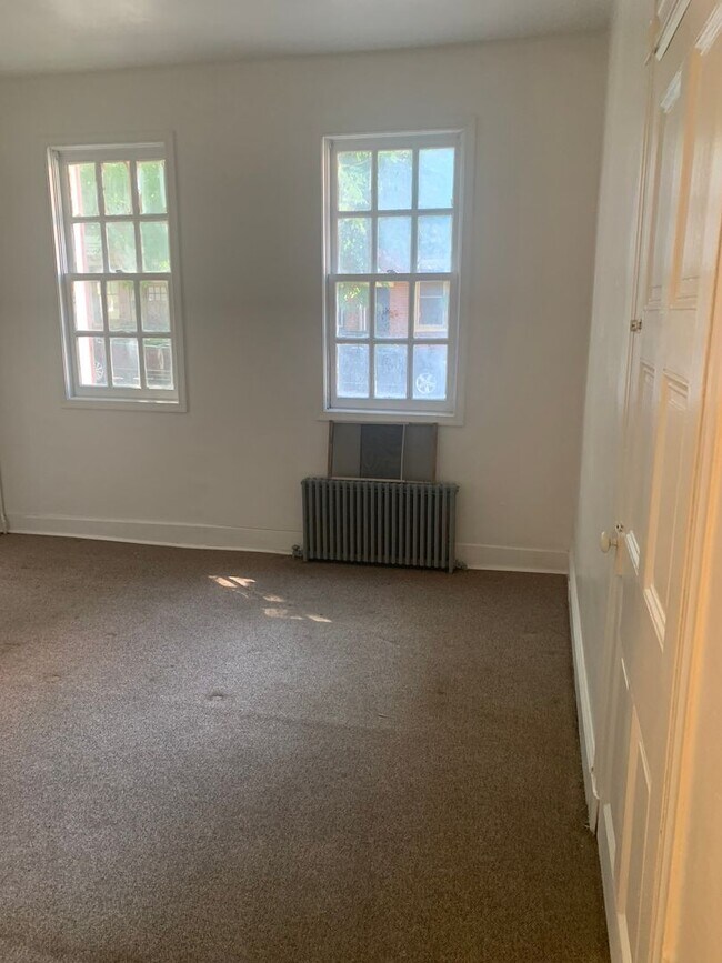 Foto del edificio - Available Now! 1st Floor 1 Bedroom-Downtow...