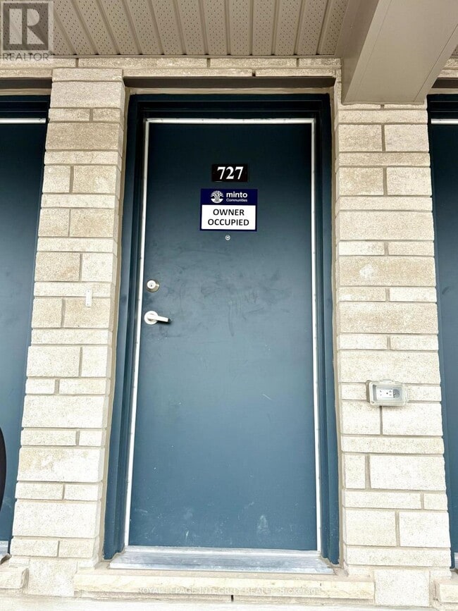 Building Photo - 727 Arcadian Private