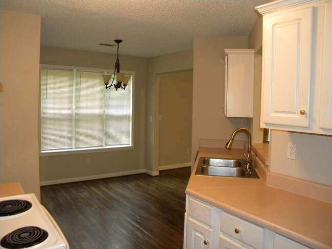 Foto del edificio - 102 Woodstream Trail