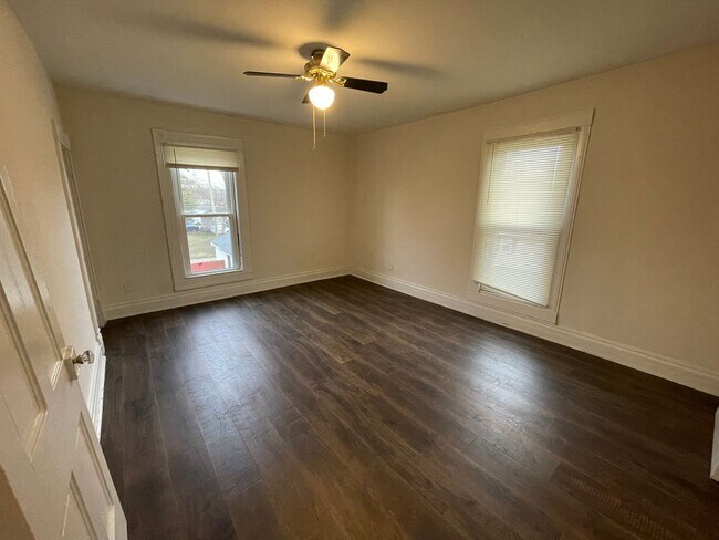 Foto del edificio - Large 3 Bedroom 1 Bathroom House