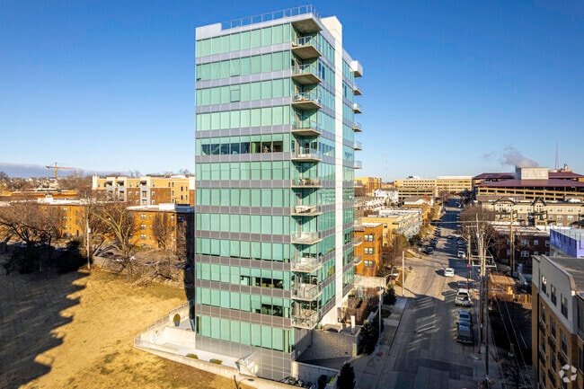 Building Photo - 4646 Broadway St