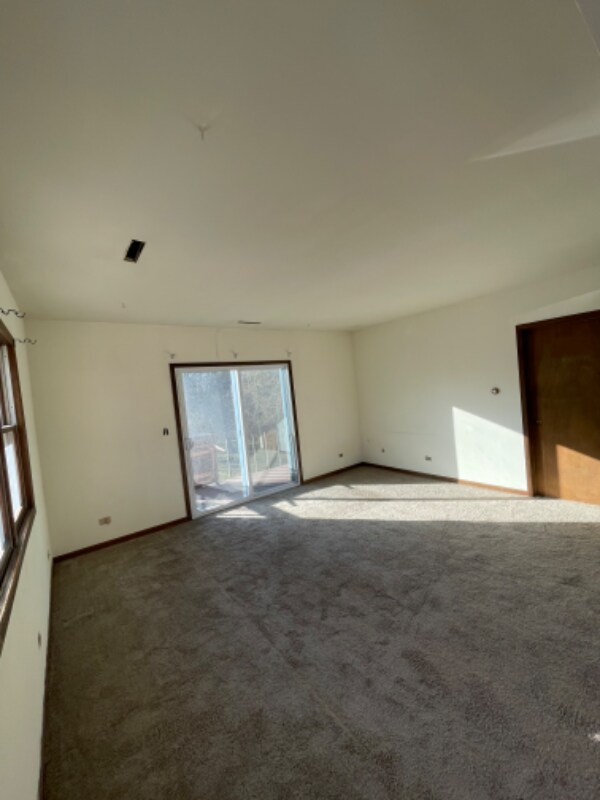 26244 W Lake Ave Unit 4, Antioch, IL 60002 Room for Rent in Antioch