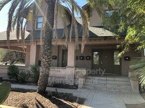 Building Photo - 1301 W Monroe St