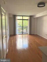 Building Photo - 1021 N Garfield St