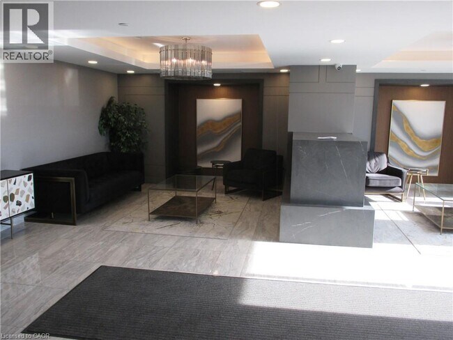 Photo du bâtiment - 5055 Greenlane