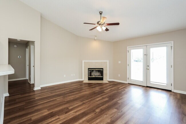 Foto del edificio - 2479 Coachman Lakes Dr