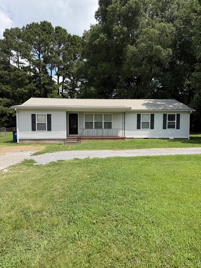 Building Photo - 405 Mount Pelia Rd