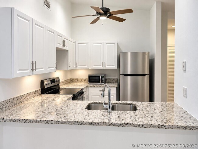 Foto del edificio - 283 Springdale Cir
