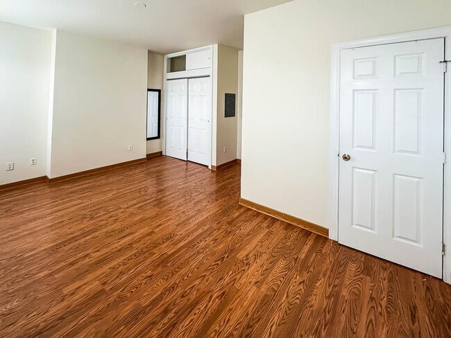 Foto del edificio - 394 Woodlawn Ave