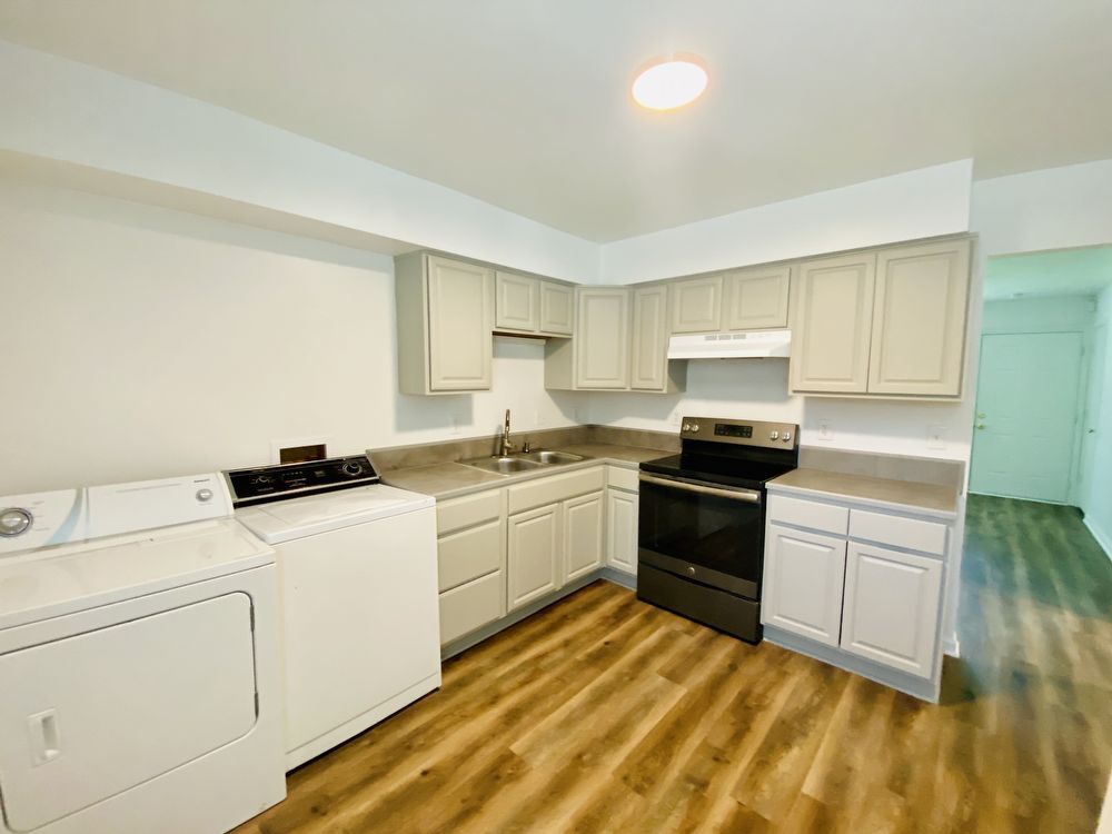 Foto principal - 6351 Wellington St