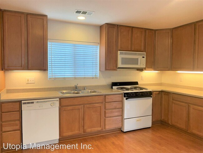 Building Photo - 1160 Branding Iron Dr
