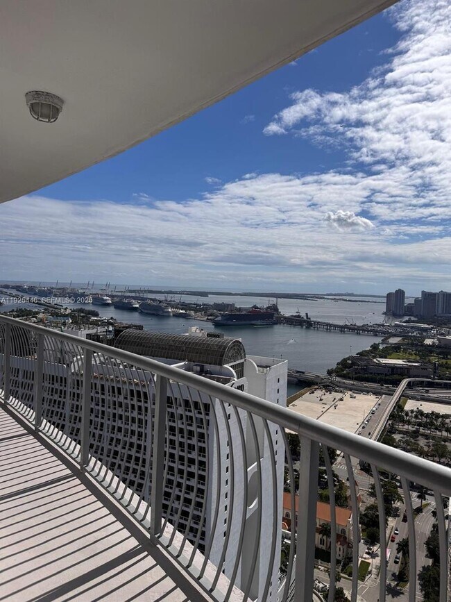 Foto del edificio - 1750 N Bayshore Dr