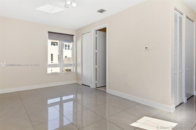Building Photo - 10458 NW 67th St