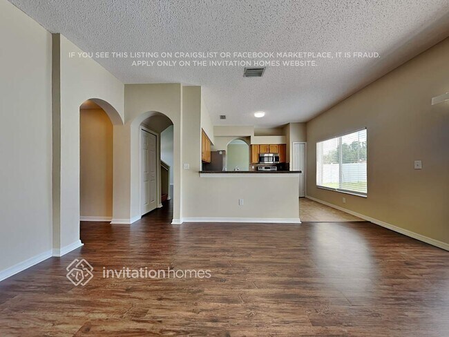 Building Photo - 12725 Longcrest Dr