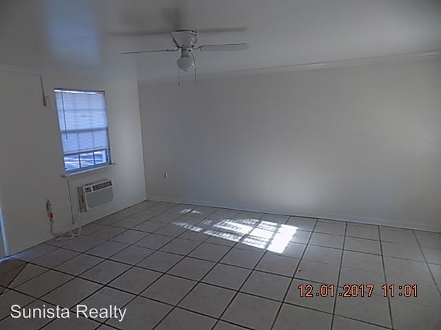 Building Photo - 5325 Lark Ln