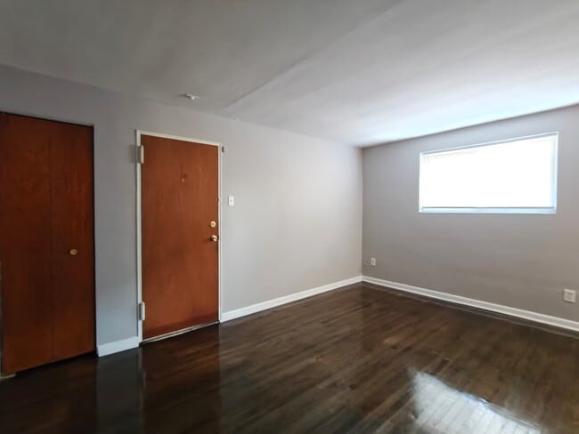 Foto del edificio - 7108 Oxford Ave