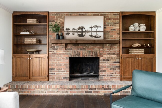 Building Photo - London Property