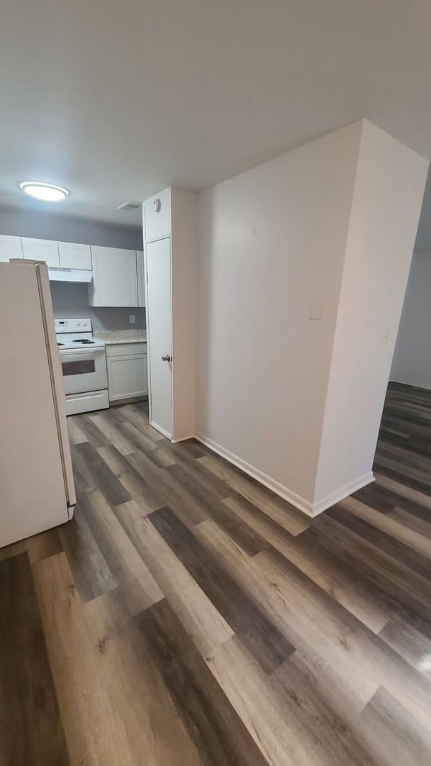 Foto del edificio - Fully Renovated 3/1 with huge fenced-in ba...