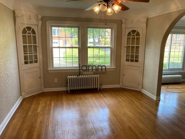 Building Photo - 3722 Meadowbrook Blvd