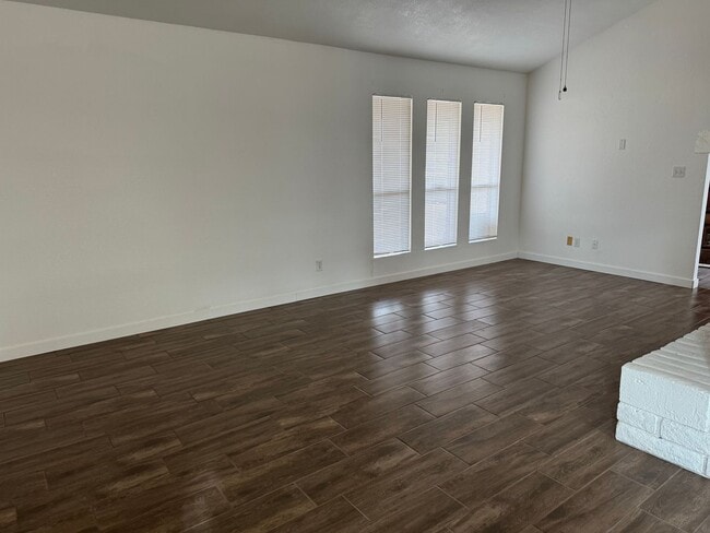 Foto del edificio - 3BR/2BA/2CG, 1514 sq.ft. rental in Sierra Vista, AZ
