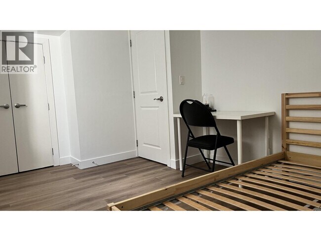 Photo du bâtiment - Basement-72xx CURTIS STREET