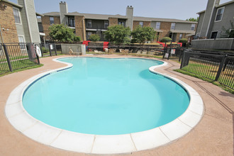 Marine Creek Apartments photo'