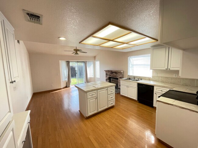 Foto del edificio - 1415 New England Dr