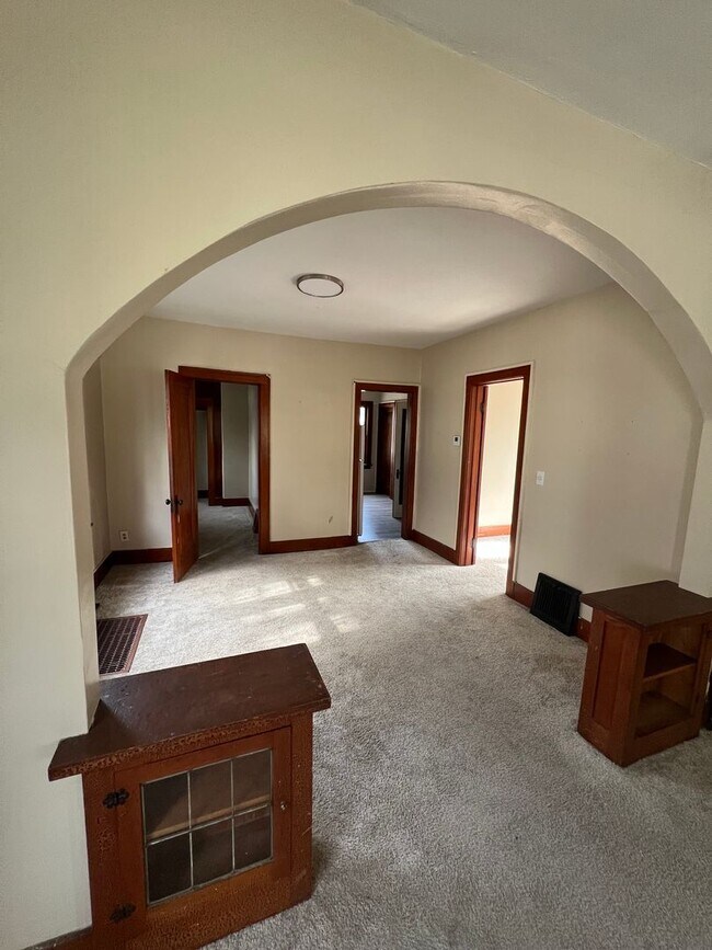 Foto del edificio - 811 E Elm Ave