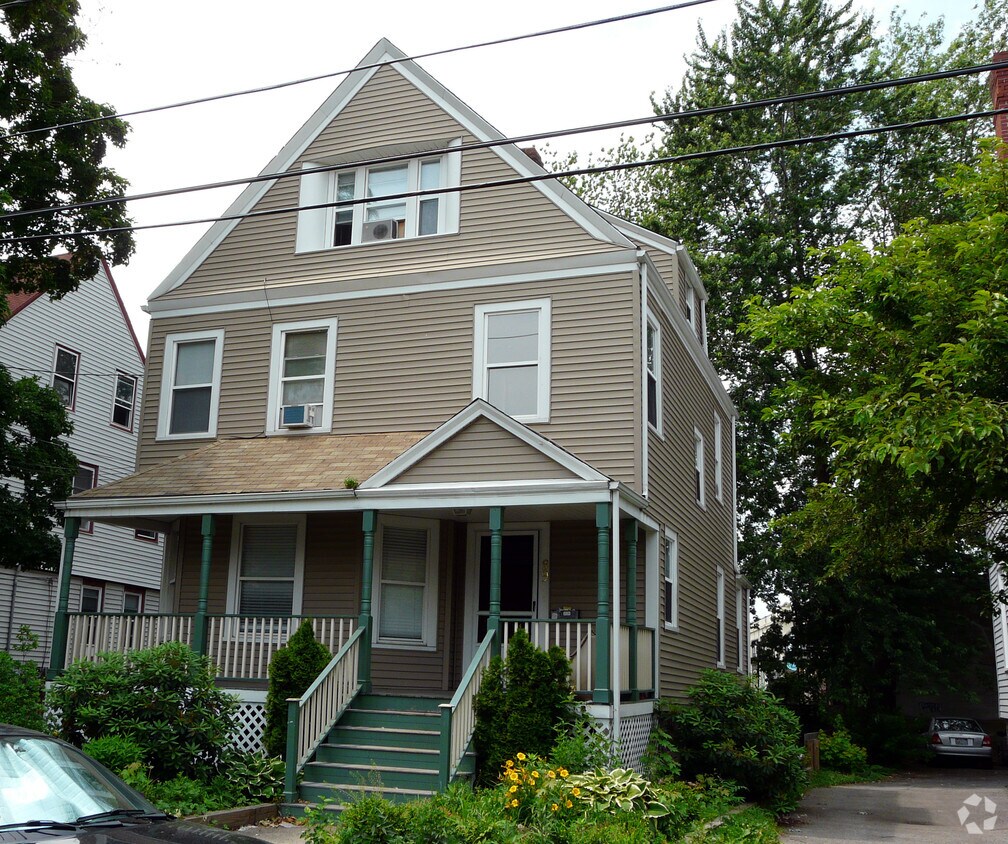 Primary Photo - 89 Linden St