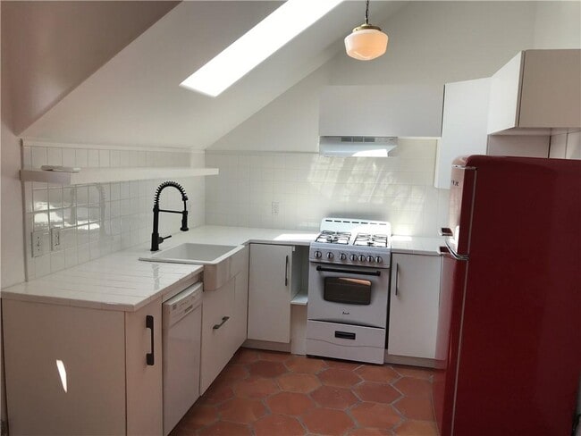Building Photo - 1132 Gunter St
