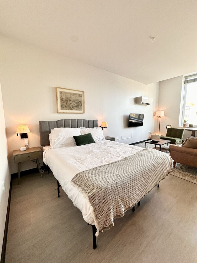 Building Photo - 333 W State St