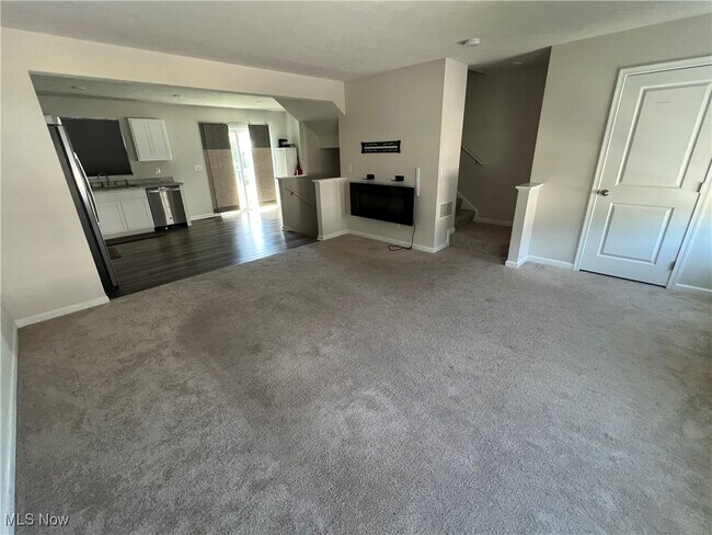 Building Photo - 131 Grass Ct