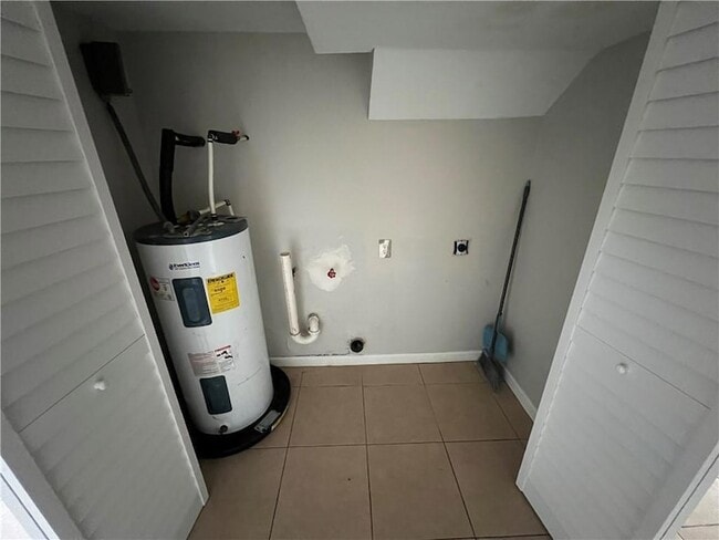 Foto del edificio - 8550 Valor Dr