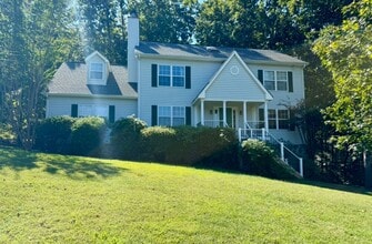 Building Photo - 1721 Honeysuckle Ln