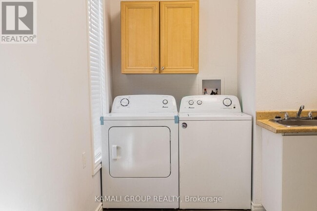 Building Photo - 36 Oakridge Ave