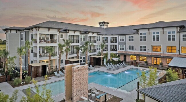 Foto del edificio - 1223 E Plant St