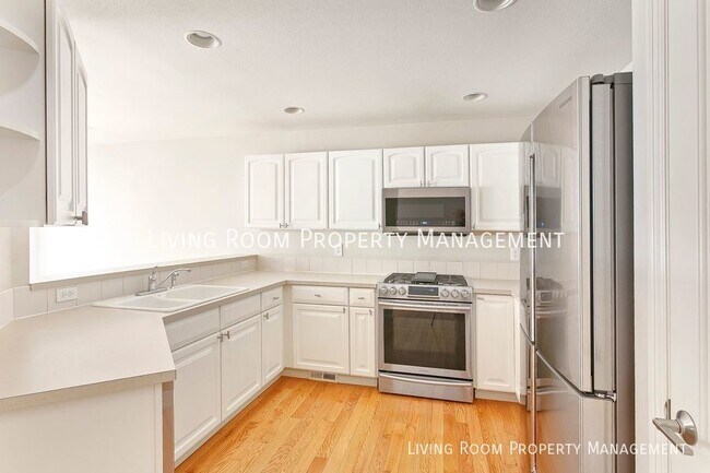 Building Photo - 1602 NE Glisan St