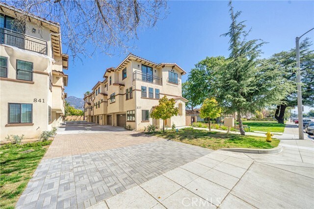 Primary Photo - 837 W Huntington Dr