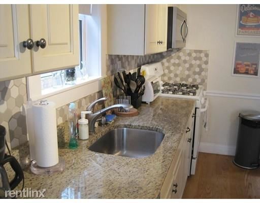 Building Photo - 2 br, 1 bath  - 256 Amory St