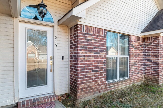 Foto del edificio - 615 Alex Way