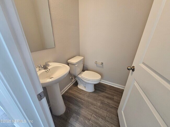 Foto del edificio - 8109 Cheryl Ann Ln